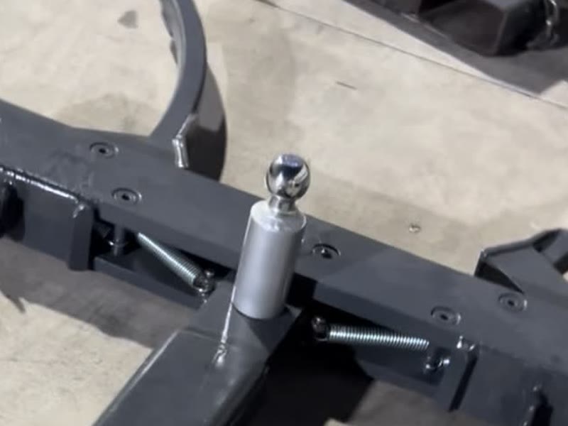 Ball hitch attachment fitted to the Autowlift center tube